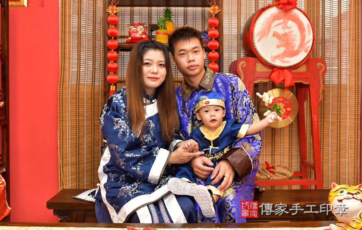 黃家寶寶抓周-2021/10/11-成人中國風古裝禮服與小孩中國風古禮服樣式4.jpg