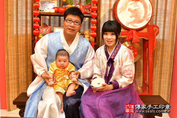 何家寶寶收涎-2020/05/31-成人韓國風古裝禮服與小孩韓式古禮服樣式3.jpg