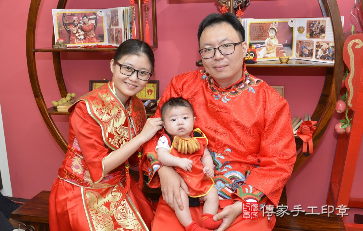 陳家寶寶收涎-2020/05/16-成人中國風古裝禮服與小孩中國風古禮服樣式3.jpg