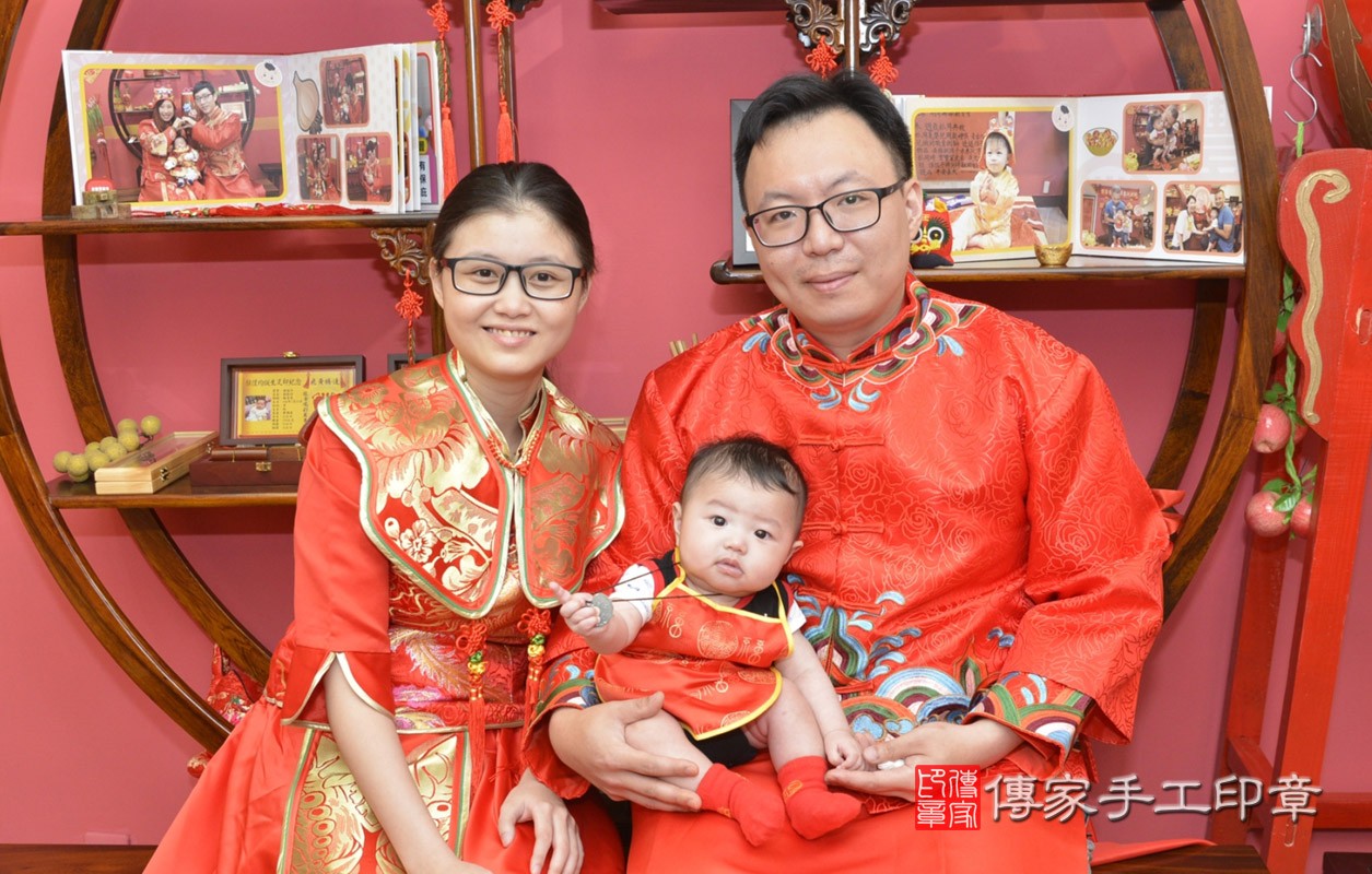 陳家寶寶收涎-2020/05/16-成人中國風古裝禮服與小孩中國風古禮服樣式4.jpg