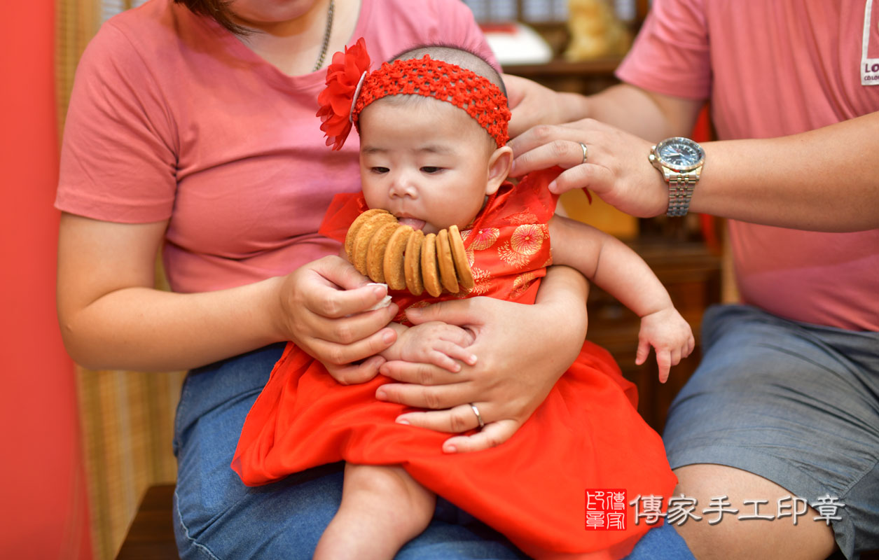 周寶寶收涎-2021/10/30-中式小孩禮服樣式2.jpg