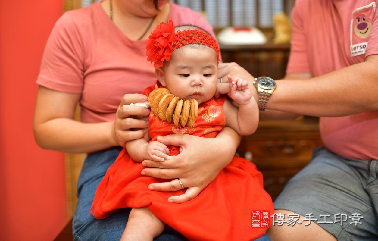 周寶寶收涎-2021/10/30-中式小孩禮服樣式4.jpg