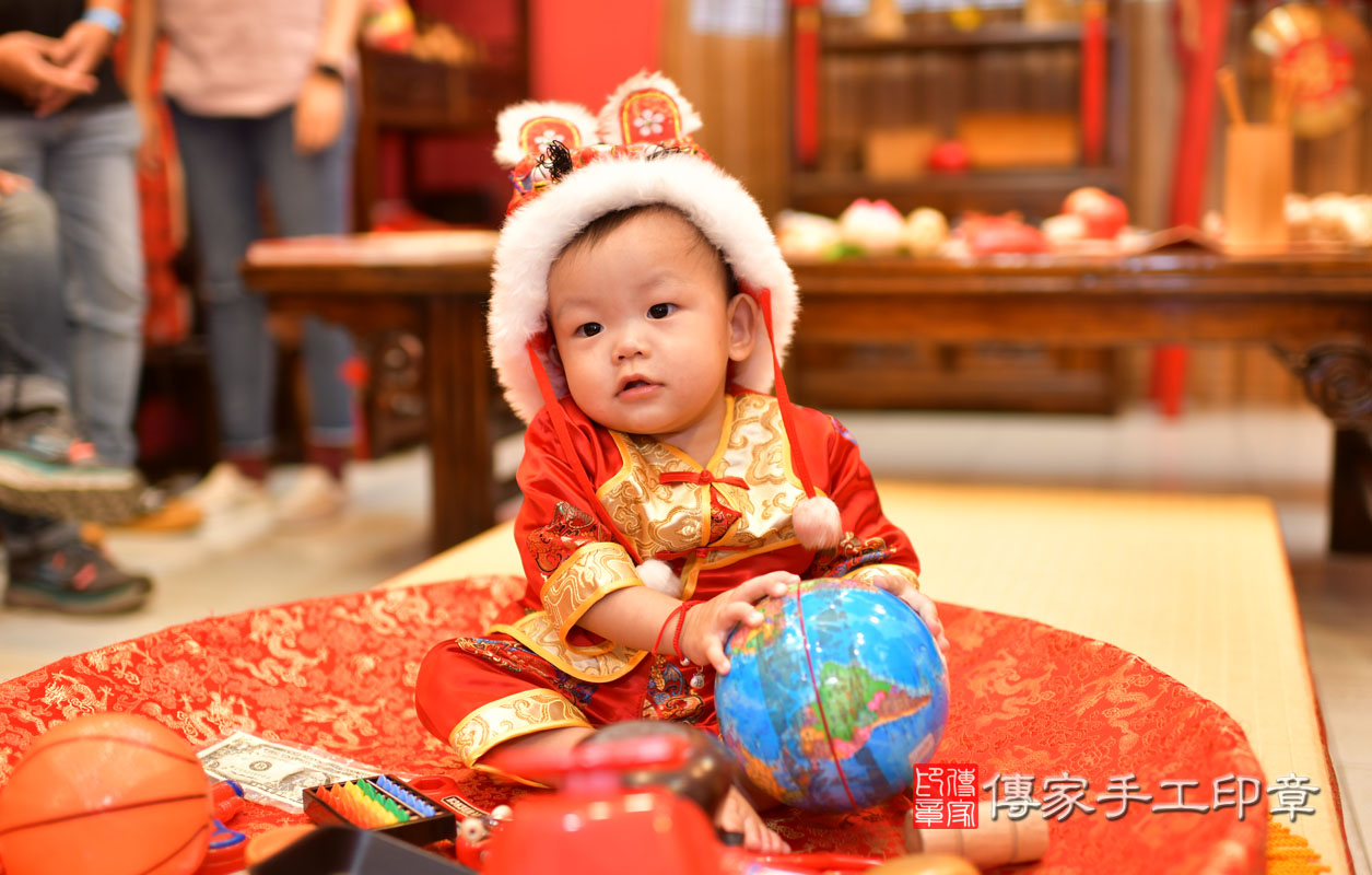 張寶寶抓周-2021/09/20-中式小孩禮服樣式1.jpg