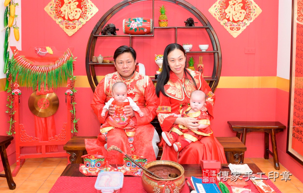 黃家雙寶收涎-2021/05/29-成人中國風古裝禮服與小孩中國風古禮服樣式1.jpg