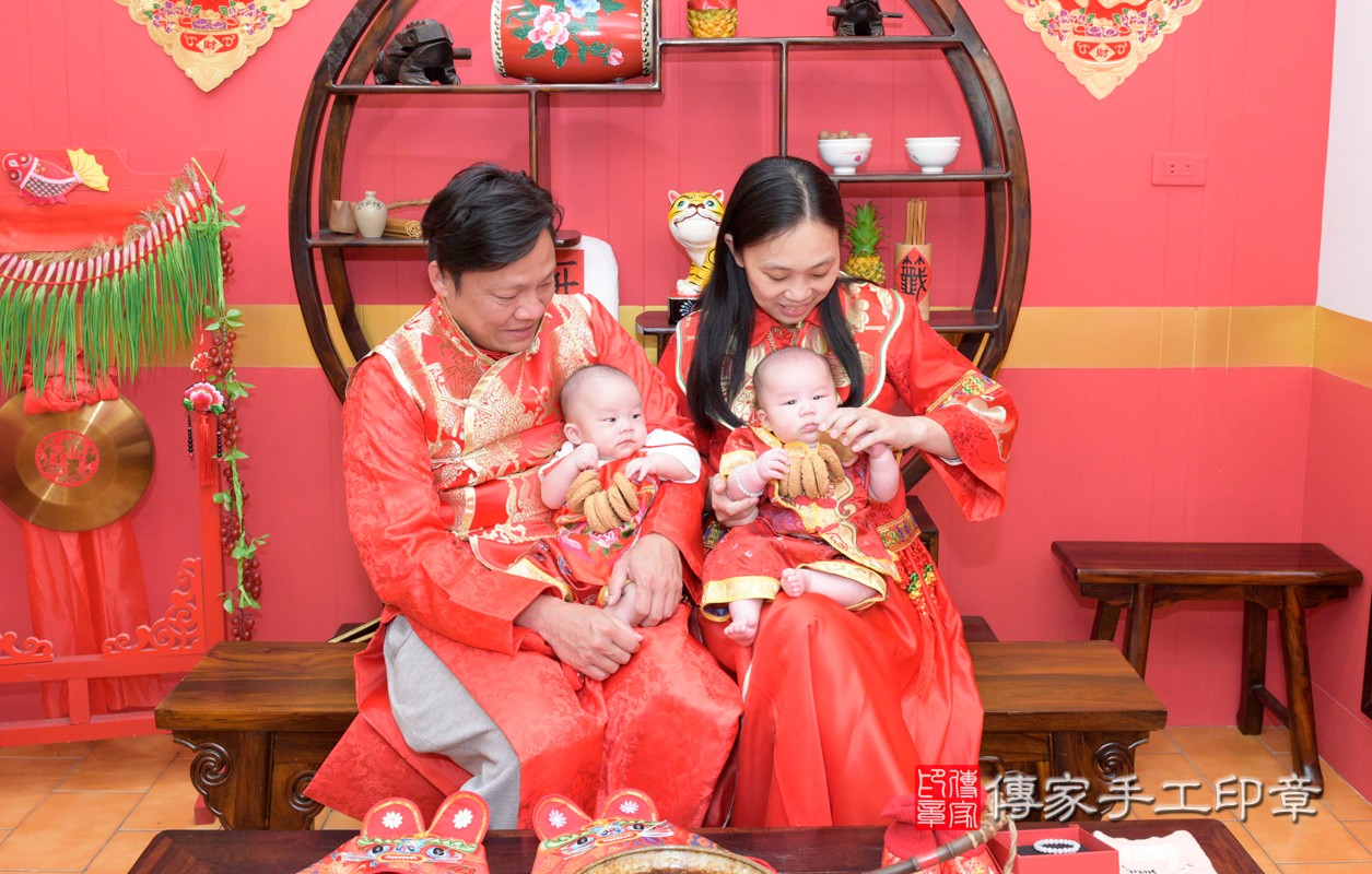 黃家雙寶收涎-2021/05/29-成人中國風古裝禮服與小孩中國風古禮服樣式5.jpg
