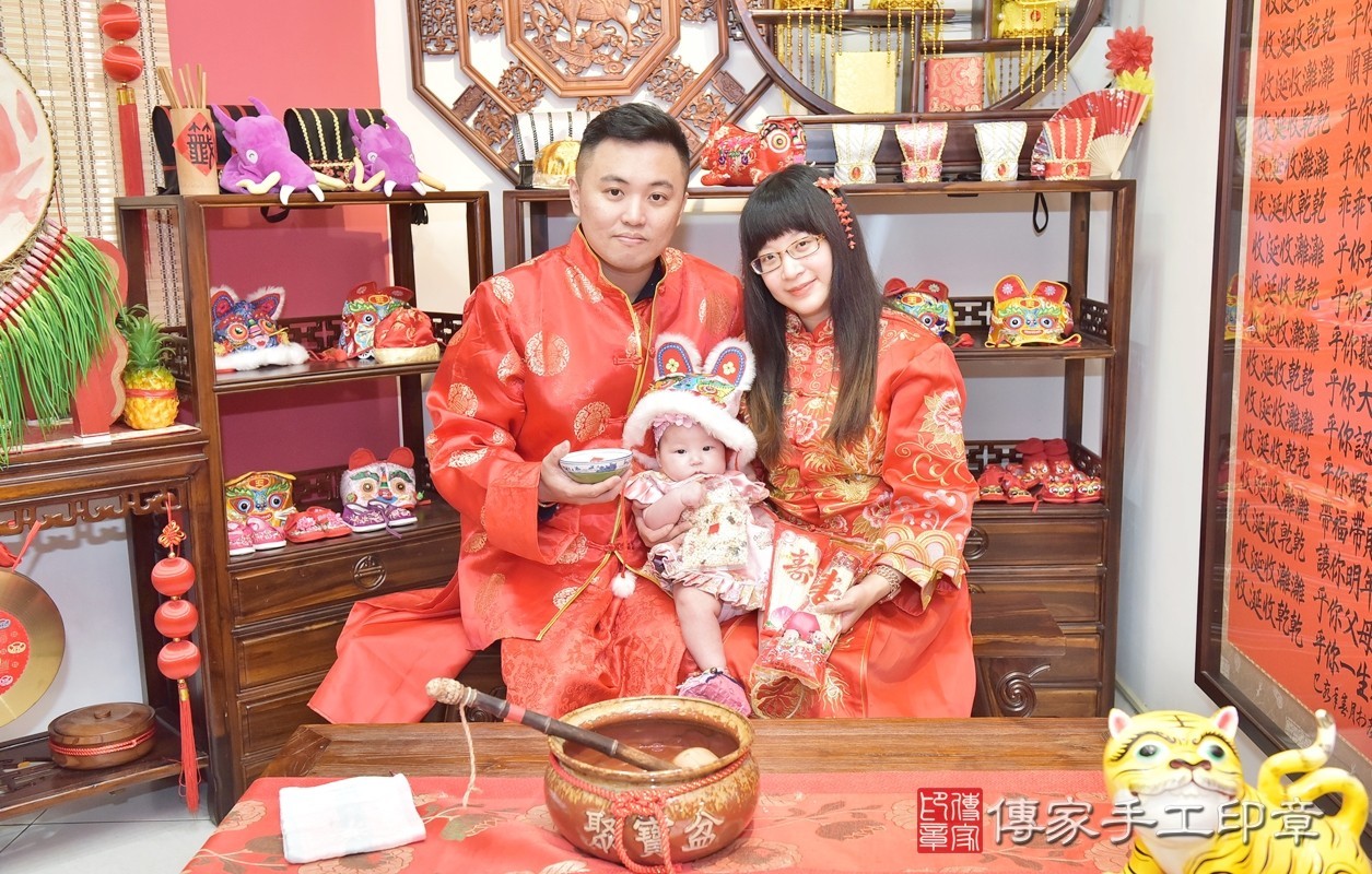 游家寶寶收涎-2021/04/30-成人中國風古裝禮服與小孩中國風古禮服樣式4.jpg