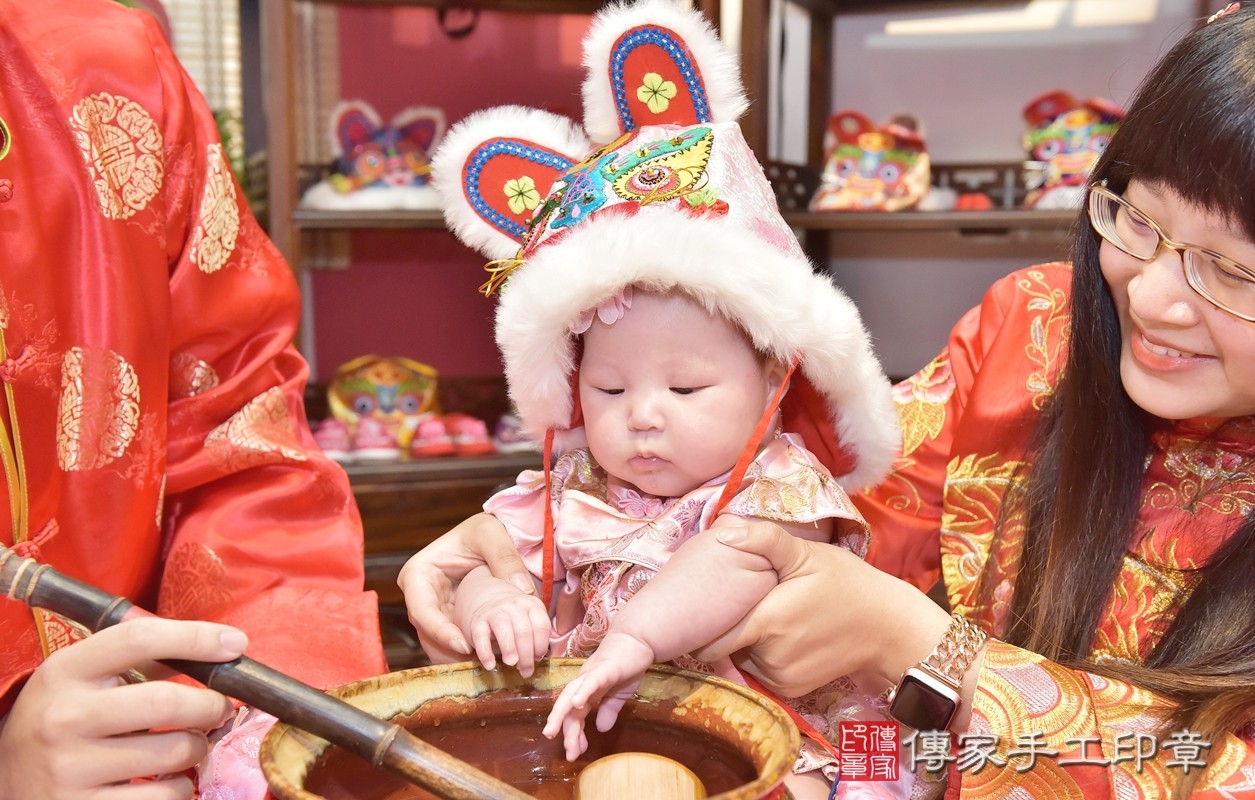 游寶寶收涎-2021/04/30-中式小孩禮服樣式2.jpg