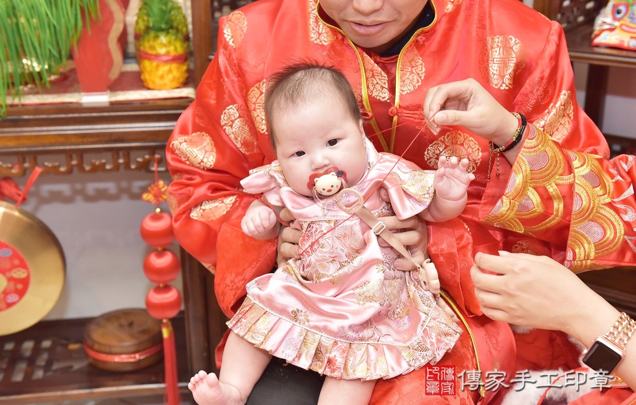 游寶寶收涎-2021/04/30-中式小孩禮服樣式4.jpg