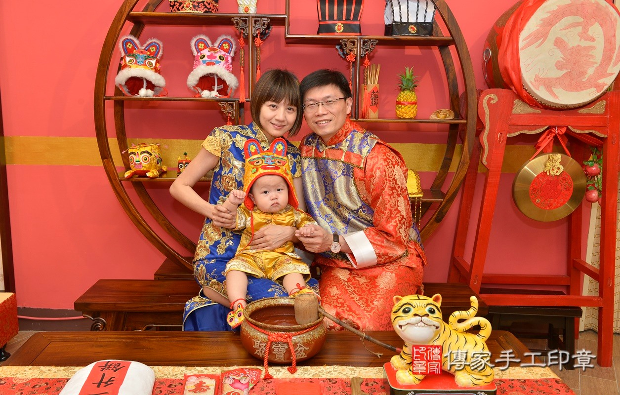 李家寶寶抓周-2021/09/11-成人中國風古裝禮服與小孩中國風古禮服樣式3.jpg