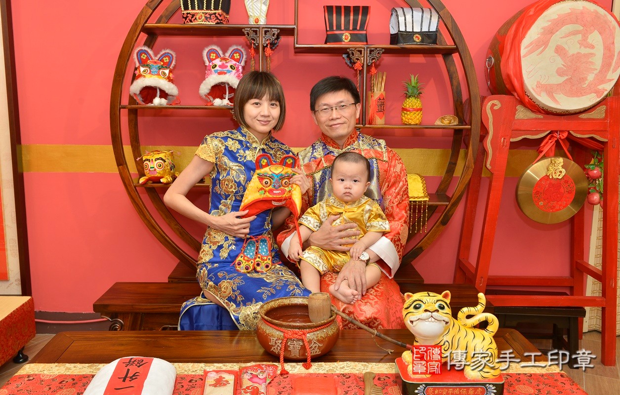 李家寶寶抓周-2021/09/11-成人中國風古裝禮服與小孩中國風古禮服樣式2.jpg