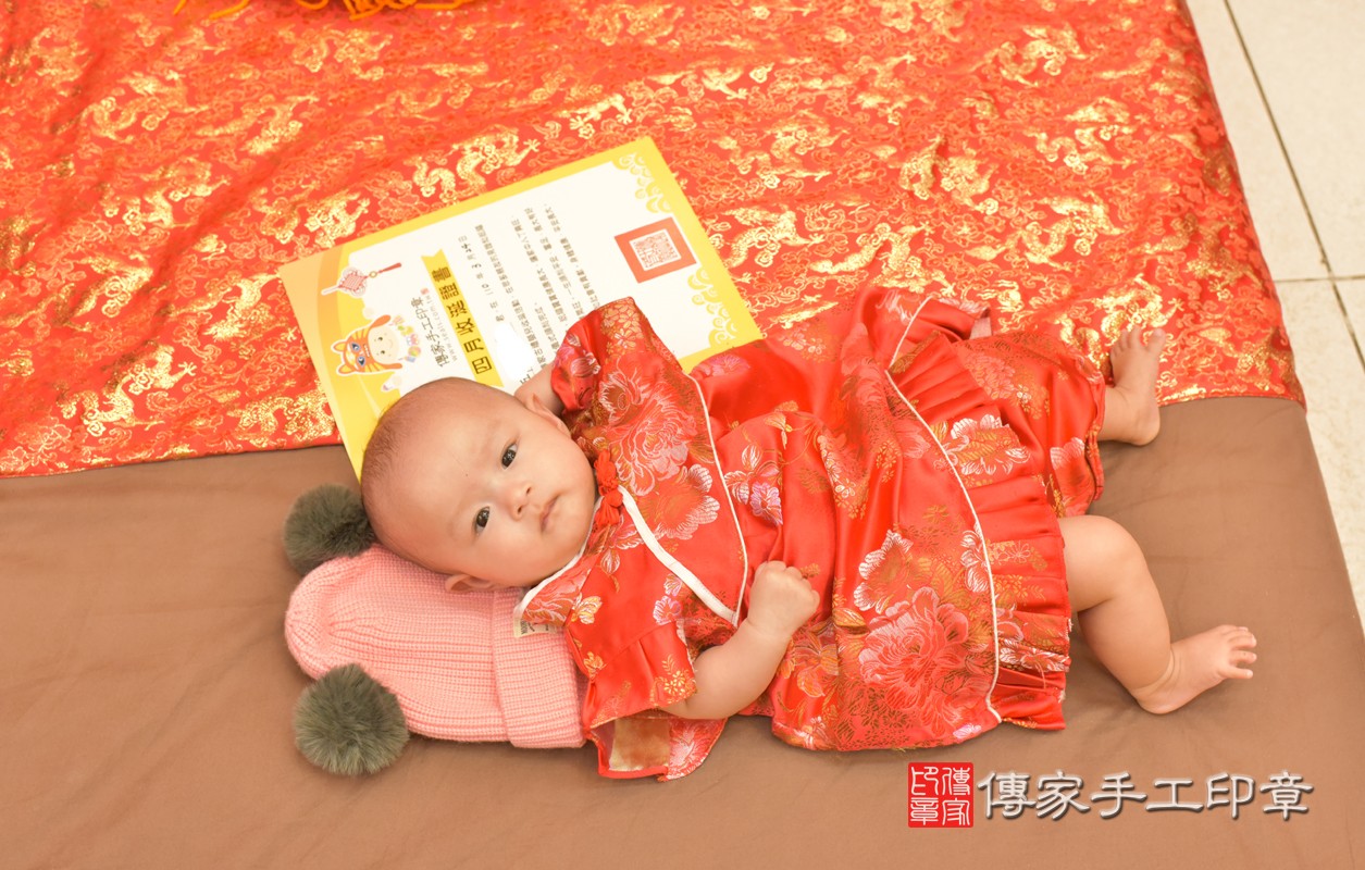 邱寶寶收涎-2021/04/23-中式小孩禮服樣式4.jpg