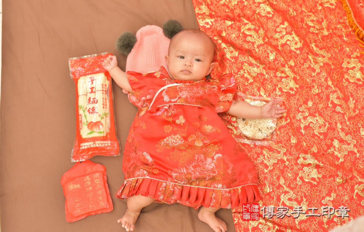 邱寶寶收涎-2021/04/23-中式小孩禮服樣式5.jpg