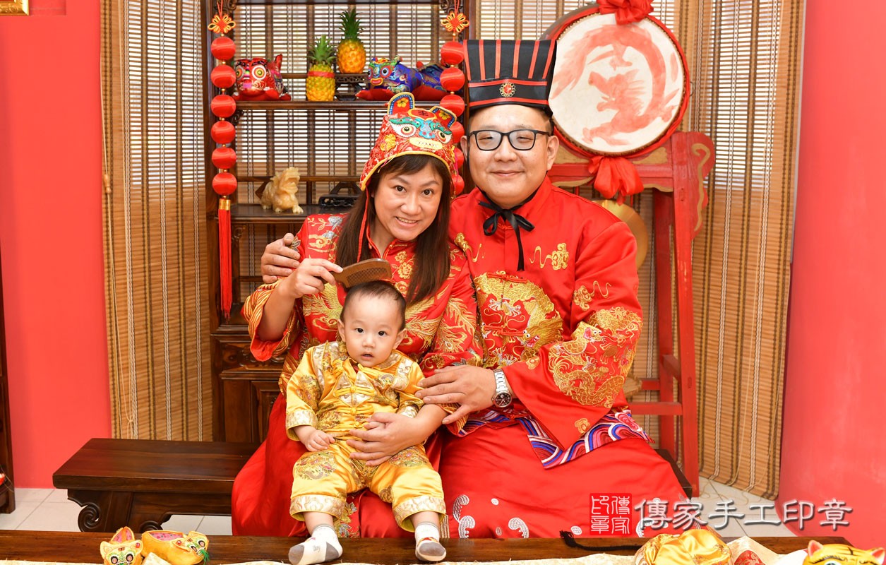 蔡家寶寶抓周-2021/09/08-成人中國風古裝禮服與小孩中國風古禮服樣式3.jpg