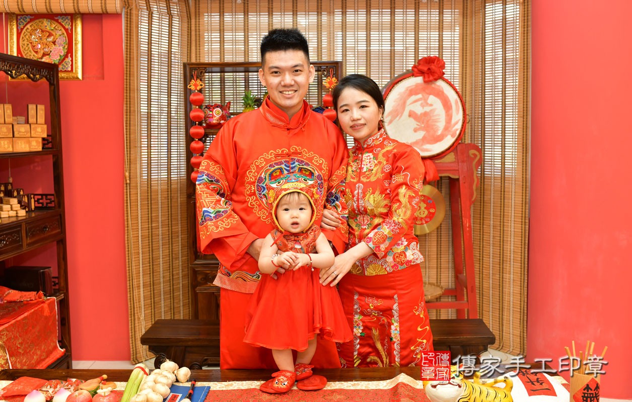 曾家寶寶抓周-2021/09/05-成人中國風古裝禮服與小孩中國風古禮服樣式1.jpg
