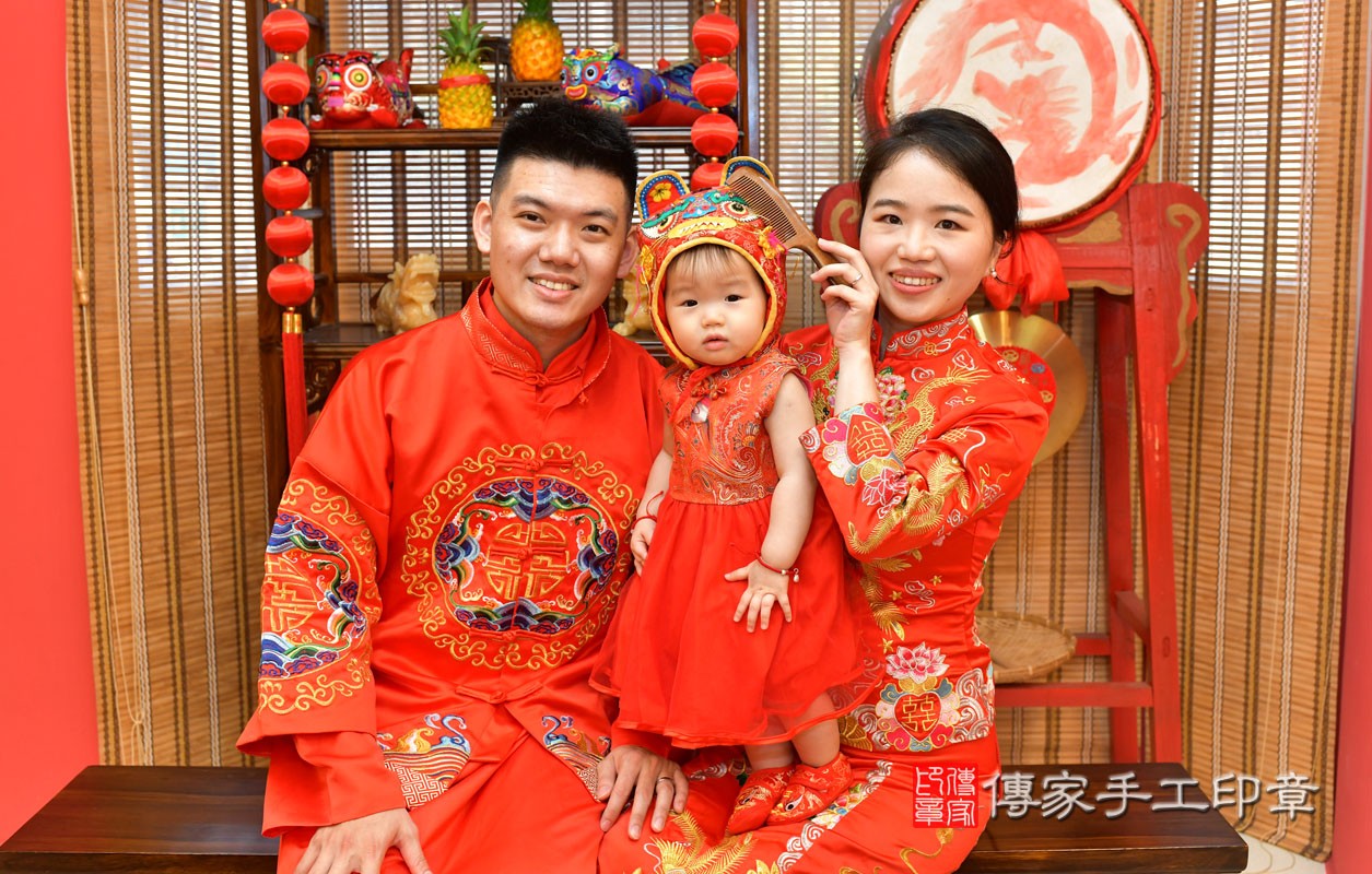 曾家寶寶抓周-2021/09/05-成人中國風古裝禮服與小孩中國風古禮服樣式2.jpg