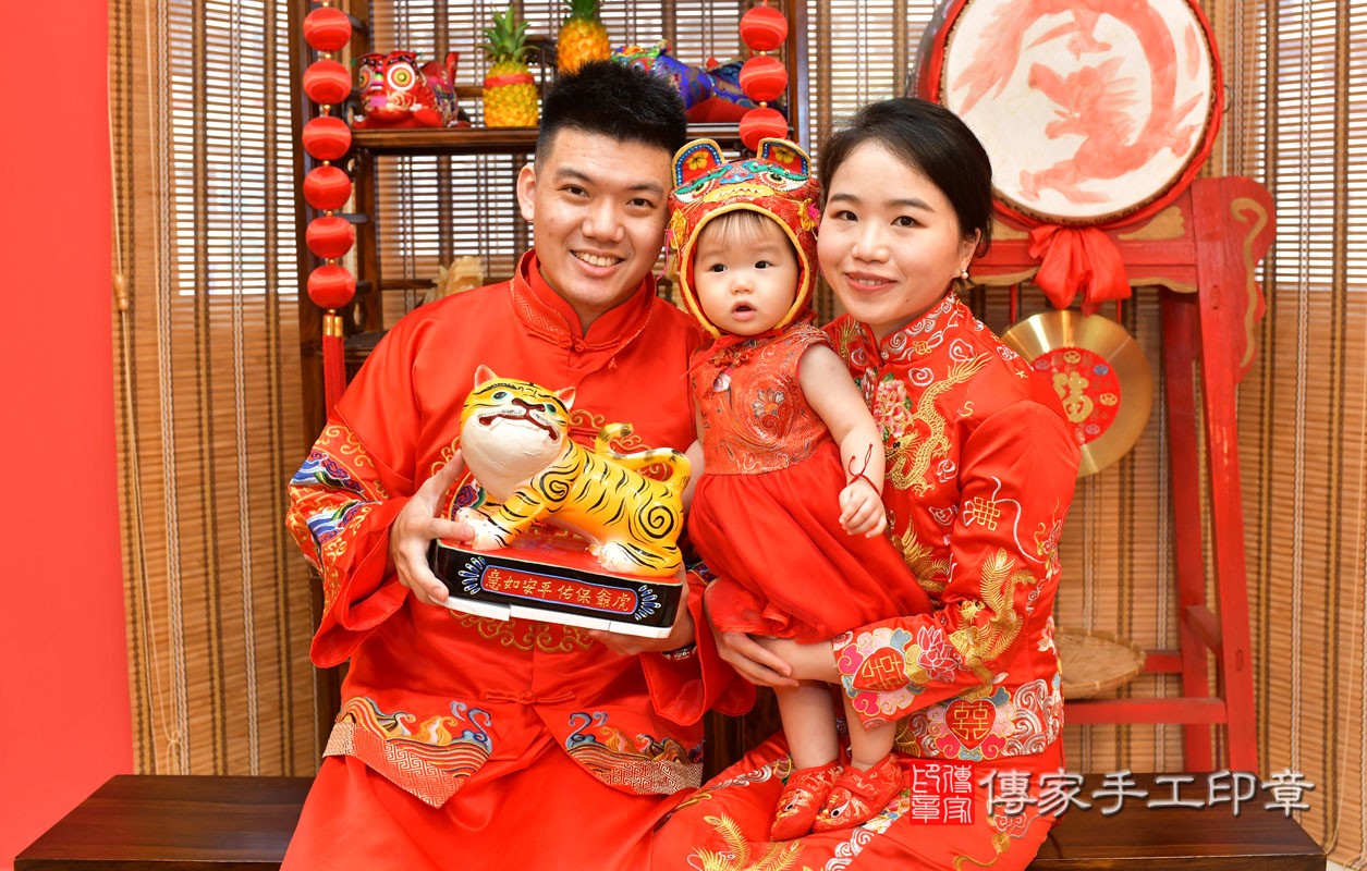 曾家寶寶抓周-2021/09/05-成人中國風古裝禮服與小孩中國風古禮服樣式5.jpg
