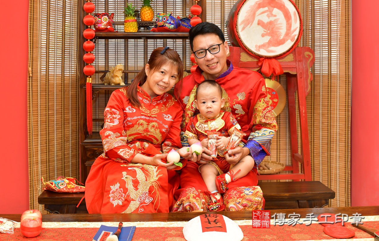 蔡家寶寶抓周-2021/09/05-成人中國風古裝禮服與小孩中國風古禮服樣式4.jpg