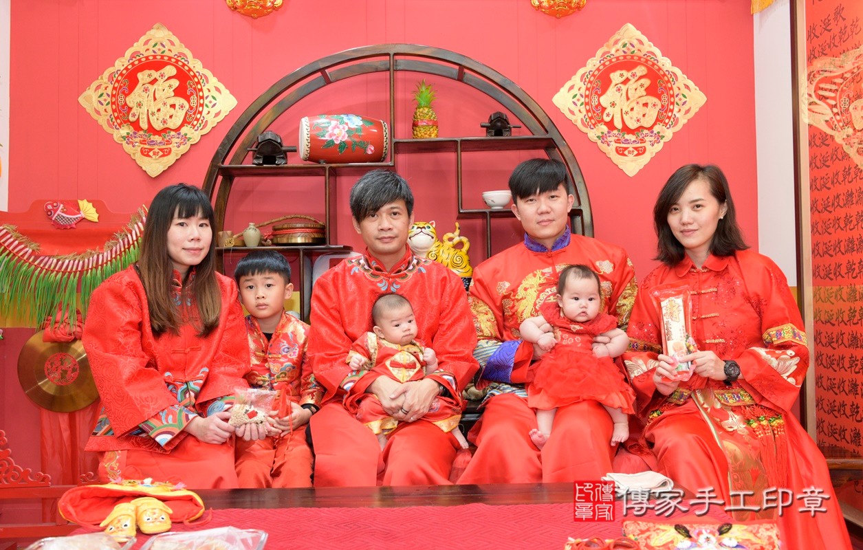 張家寶寶收涎-2021/03/13-成人中國風古裝禮服與小孩中國風古禮服樣式5.jpg