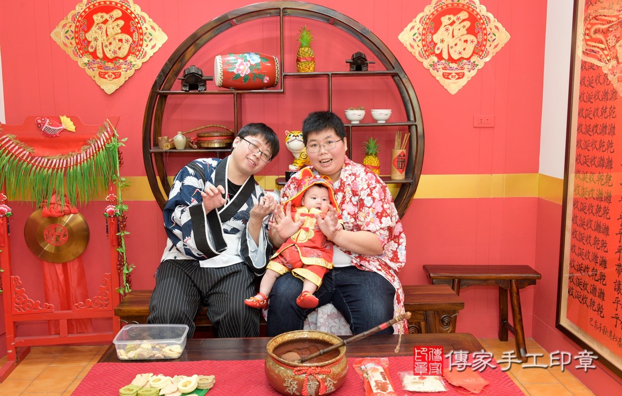 李家寶寶收涎-2021/03/08-成人日式風古裝禮服與小孩中國風古禮服樣式1.jpg