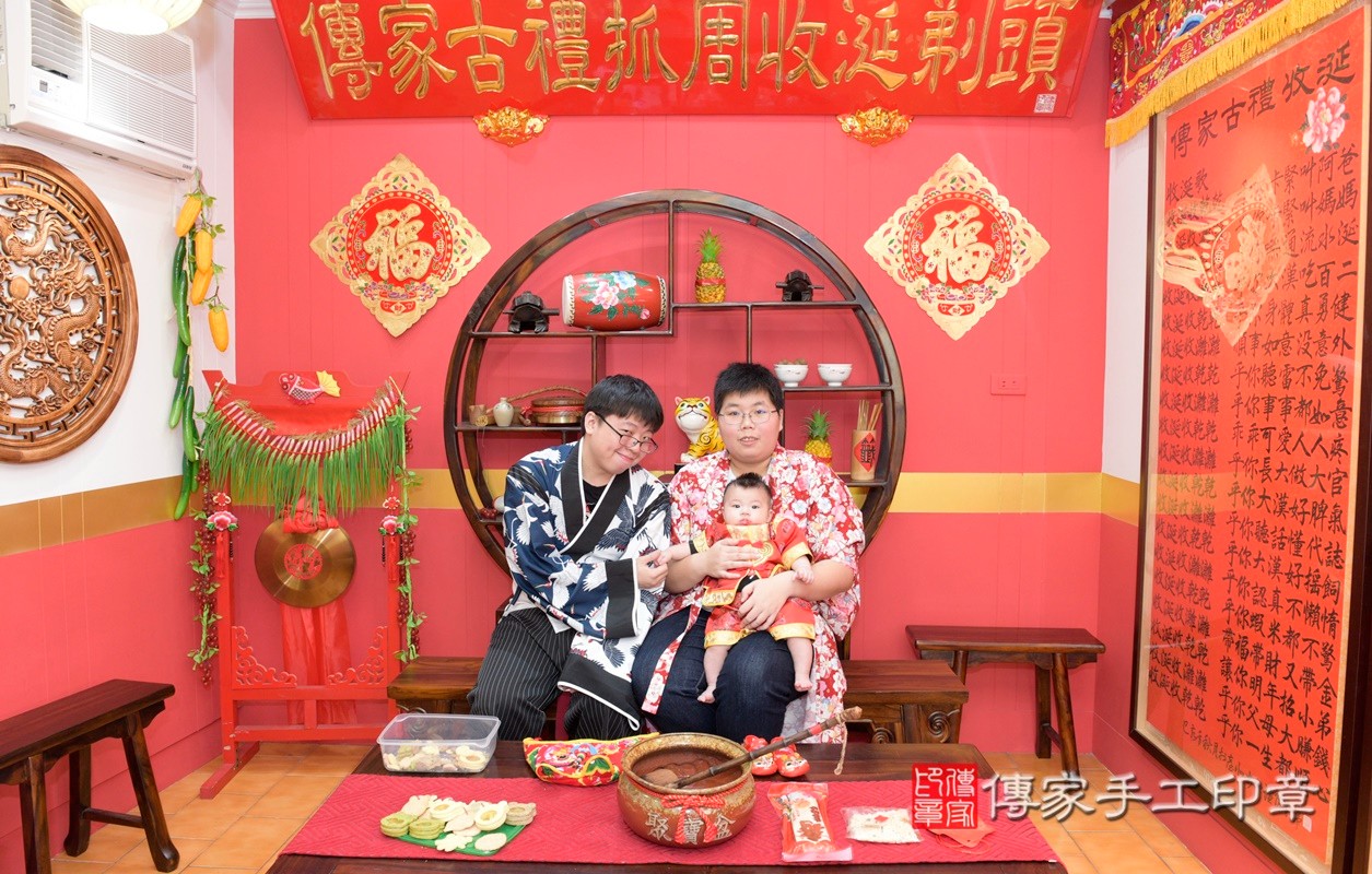 李家寶寶收涎-2021/03/08-成人日式風古裝禮服與小孩中國風古禮服樣式5.jpg
