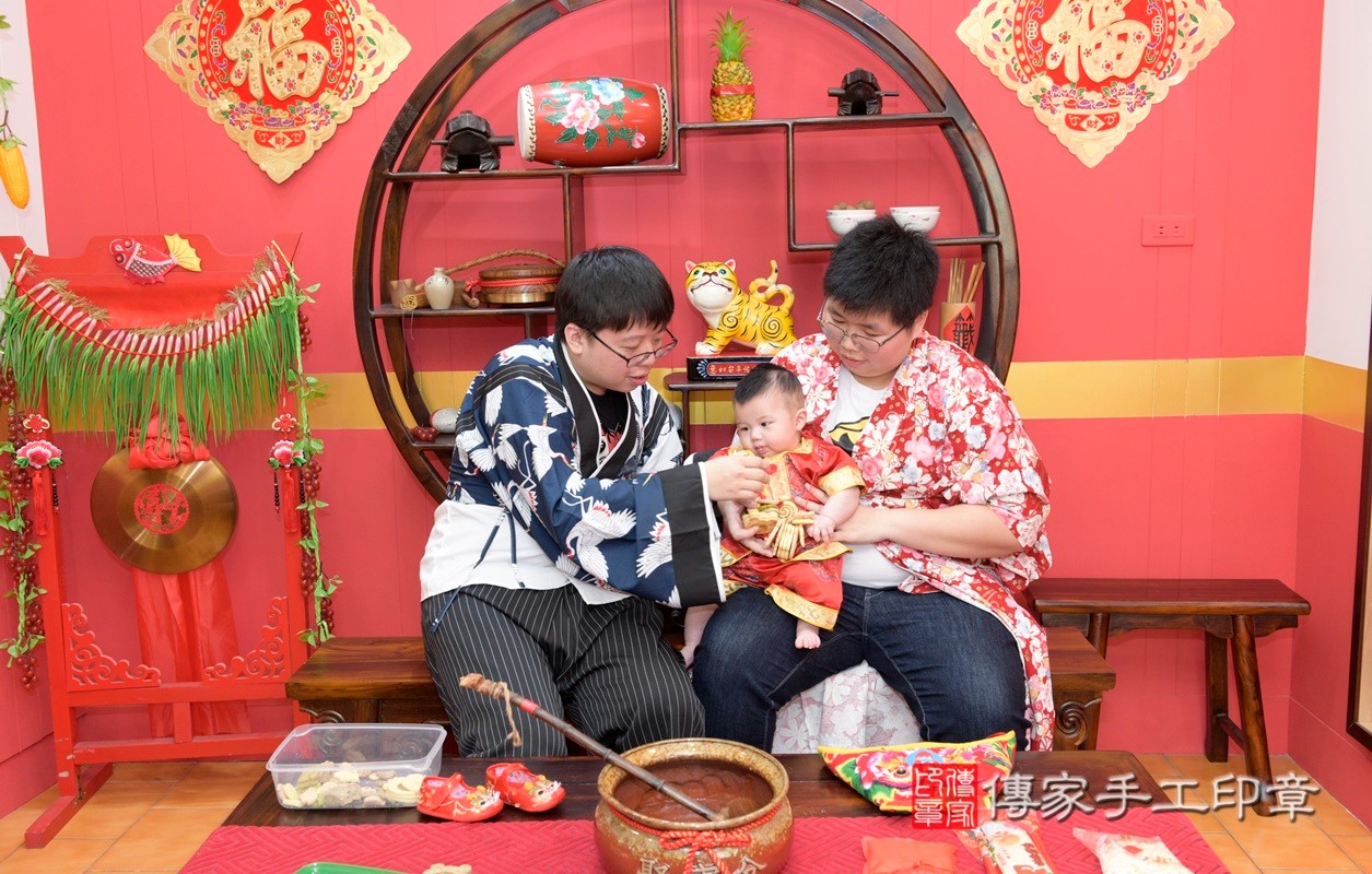 李家寶寶收涎-2021/03/08-成人日式風古裝禮服與小孩中國風古禮服樣式4.jpg
