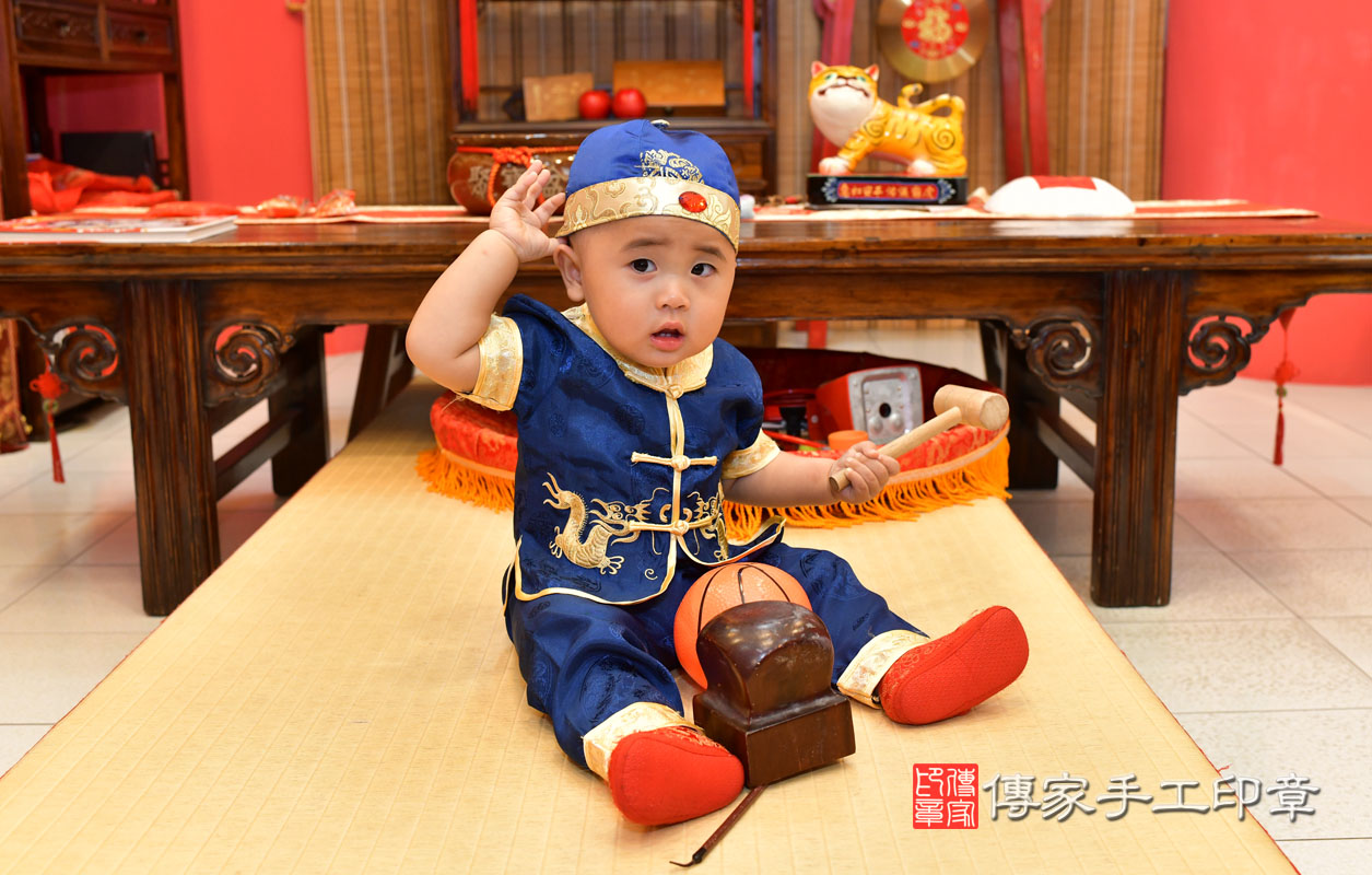 李寶寶抓周-2021/08/14-中式小孩禮服樣式1.jpg