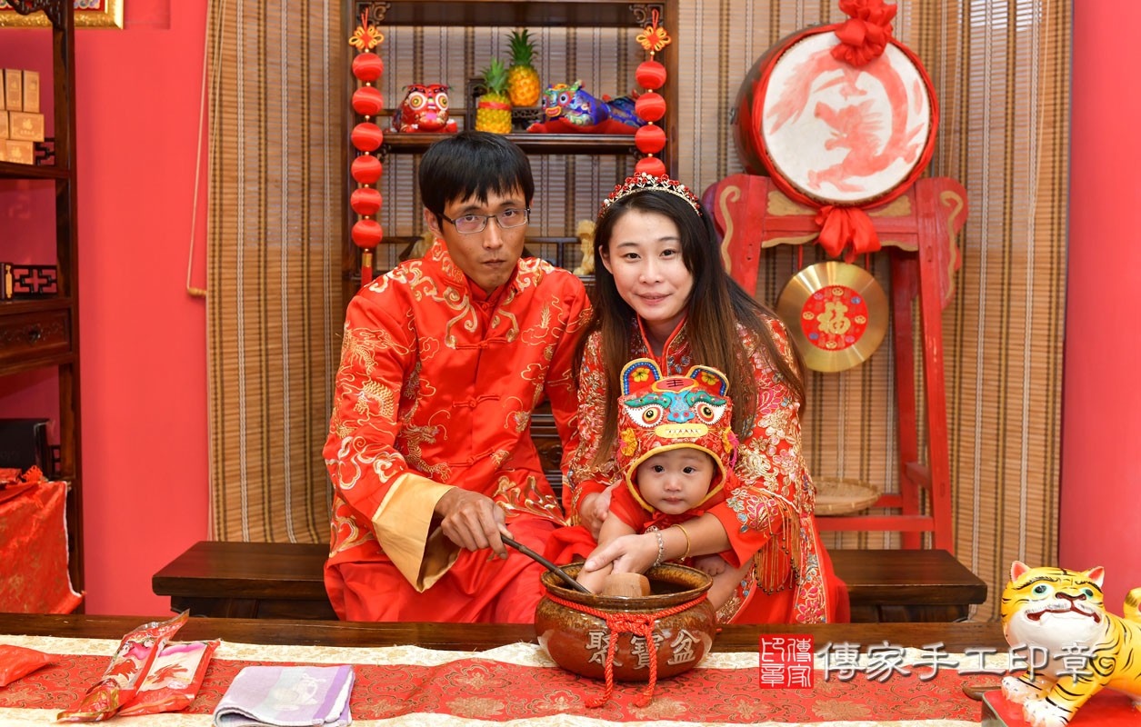 張家寶寶抓周-2021/08/05-成人中國風古裝禮服與小孩中國風古禮服樣式2.jpg