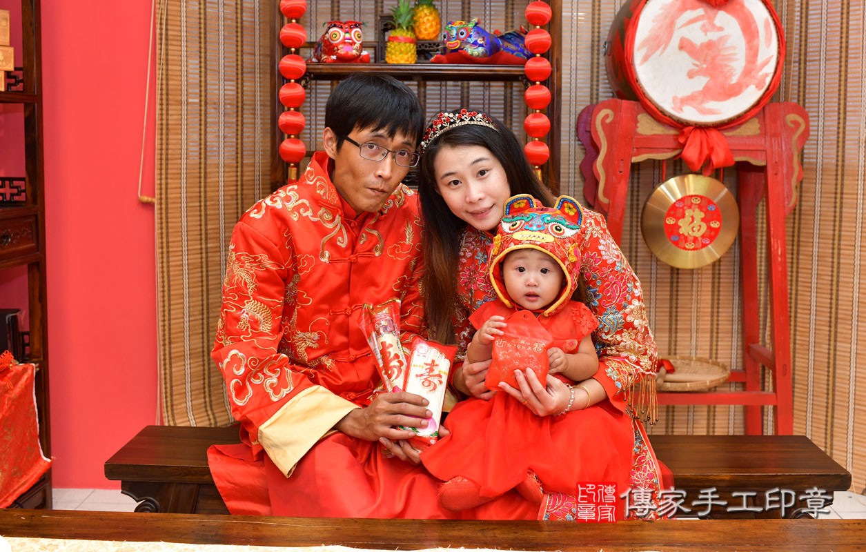張家寶寶抓周-2021/08/05-成人中國風古裝禮服與小孩中國風古禮服樣式3.jpg