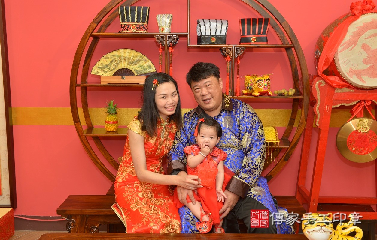 楊家寶寶抓周-2021/08/01-成人中國風古裝禮服與小孩中國風古禮服樣式4.jpg