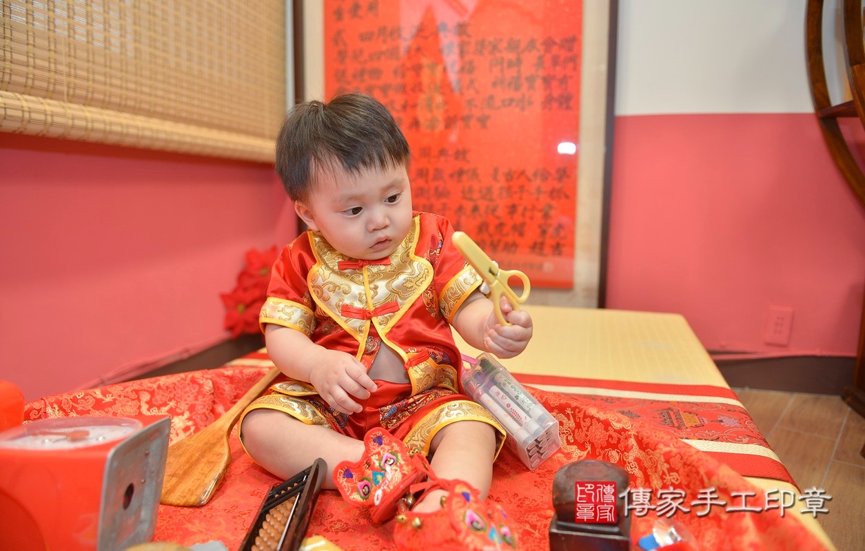 黃寶寶抓周-2021/07/27-中式小孩禮服樣式1.jpg