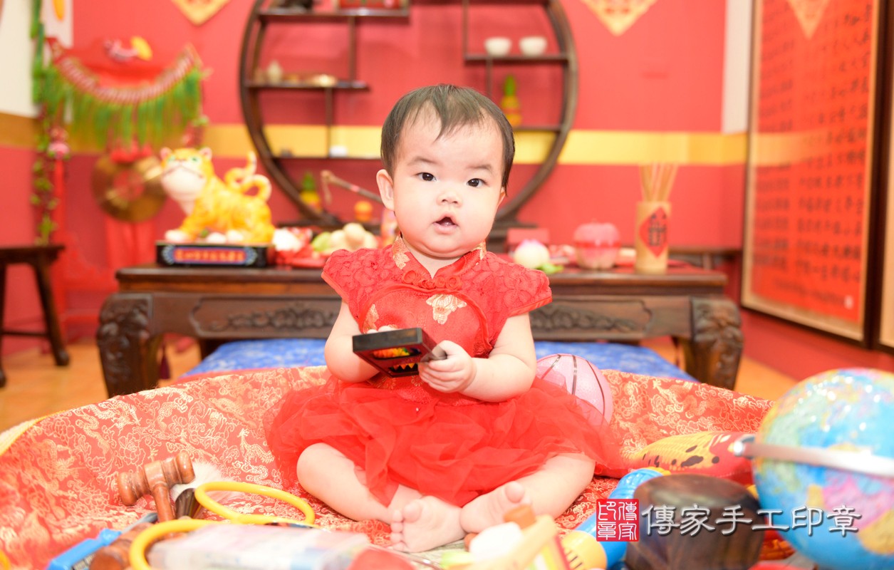 許寶寶抓周-2021/04/23-中式小孩禮服樣式.jpg