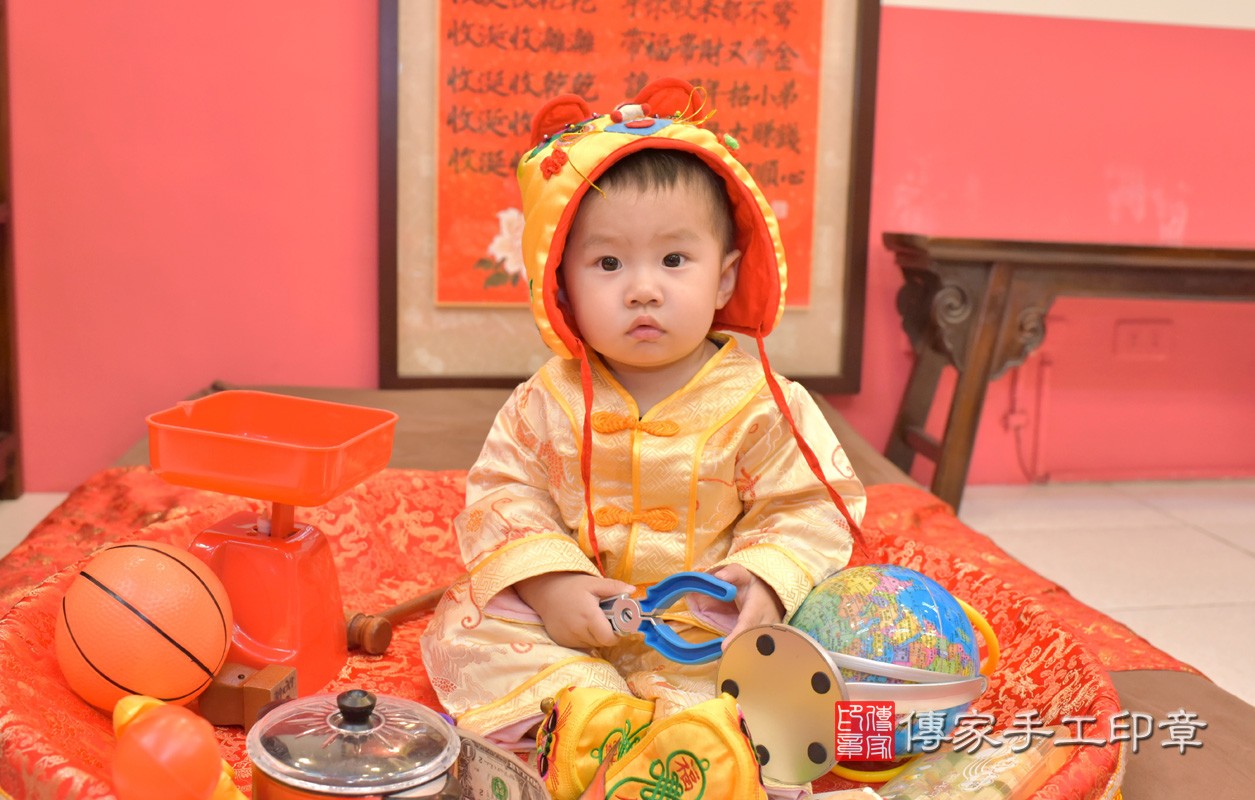 張寶寶抓周-2020/10/28-中式小孩禮服樣式.jpg