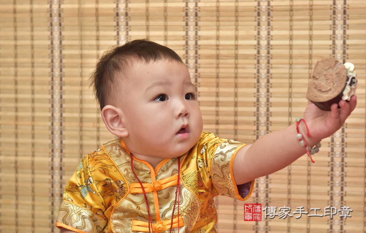 王寶寶抓周-2020/08/30-中式小孩禮服樣式.jpg