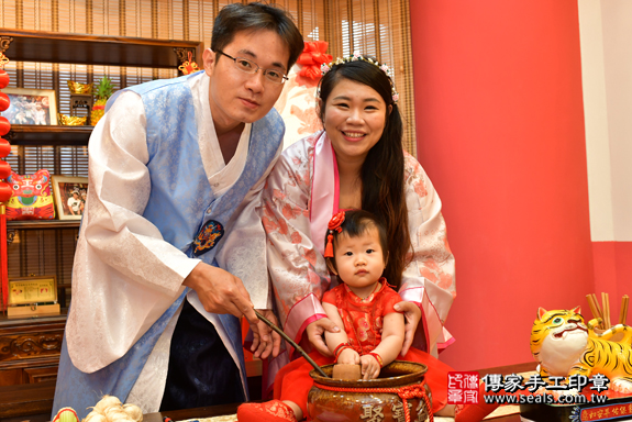 翁家寶寶抓周-2020/05/24-成人韓國風古裝禮服與小孩中國風古禮服樣式.jpg