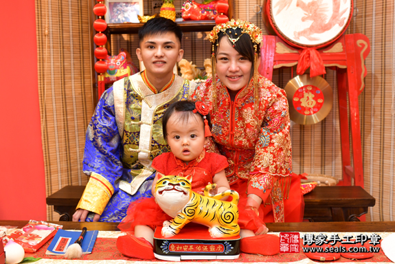 蔡家寶寶抓周-2020/05/17-成人中國風古裝禮服與小孩中國風古禮服樣式.jpg