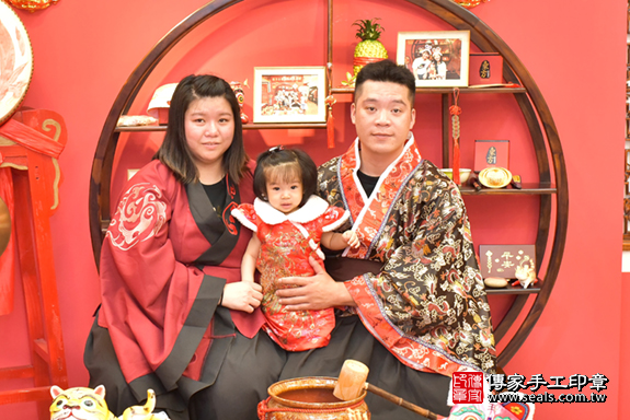 郭家寶寶抓周-2020/05/10-成人日式風古裝禮服與小孩中國風古禮服樣式.jpg