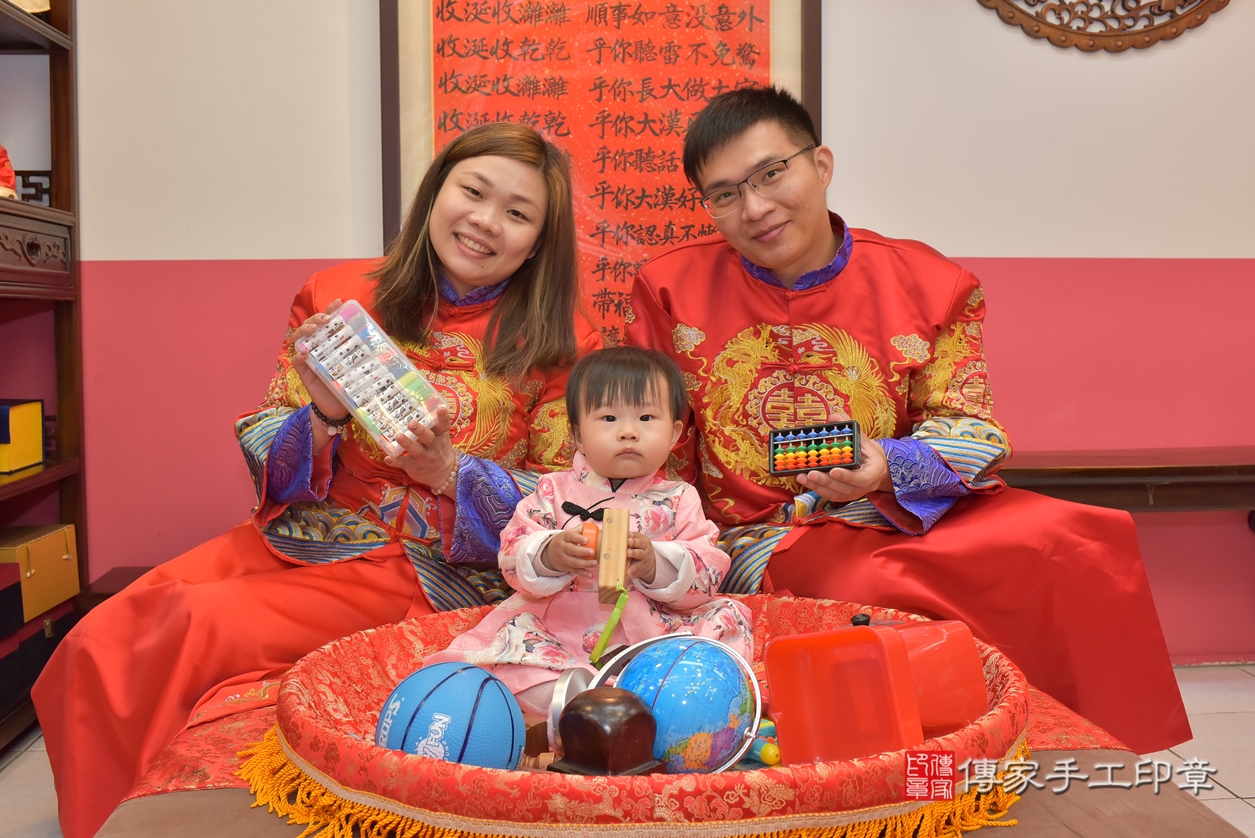 陳家寶寶抓周-2022/02/15-成人中國風古裝禮服與小孩中國風古禮服樣式.jpg