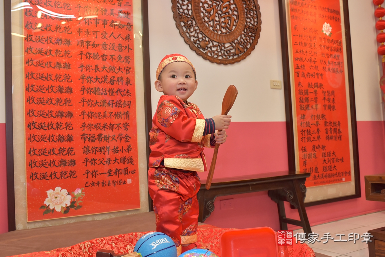 蕭寶寶抓周，古裝禮服(中國風)全家福合照（台中店）照片1