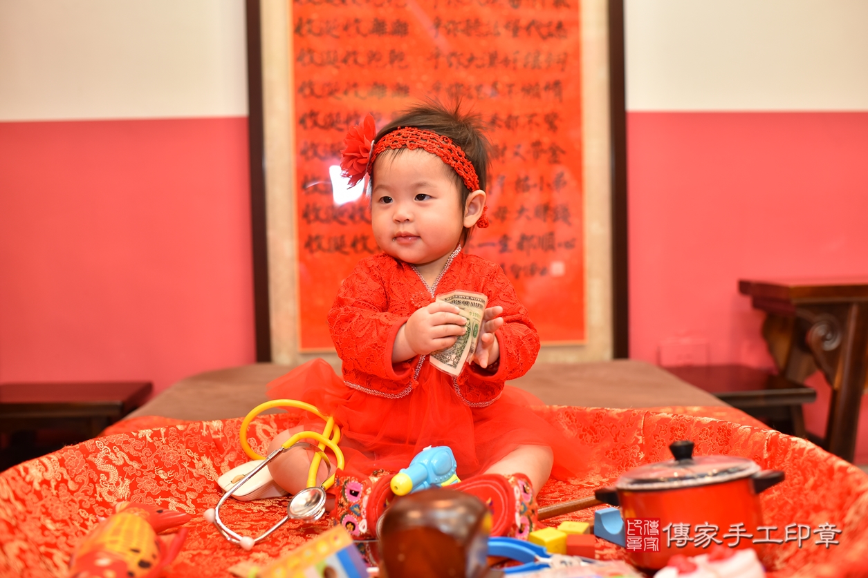 張寶寶抓周（台中門市）-2022/01/25-中式小孩禮服樣式.jpg