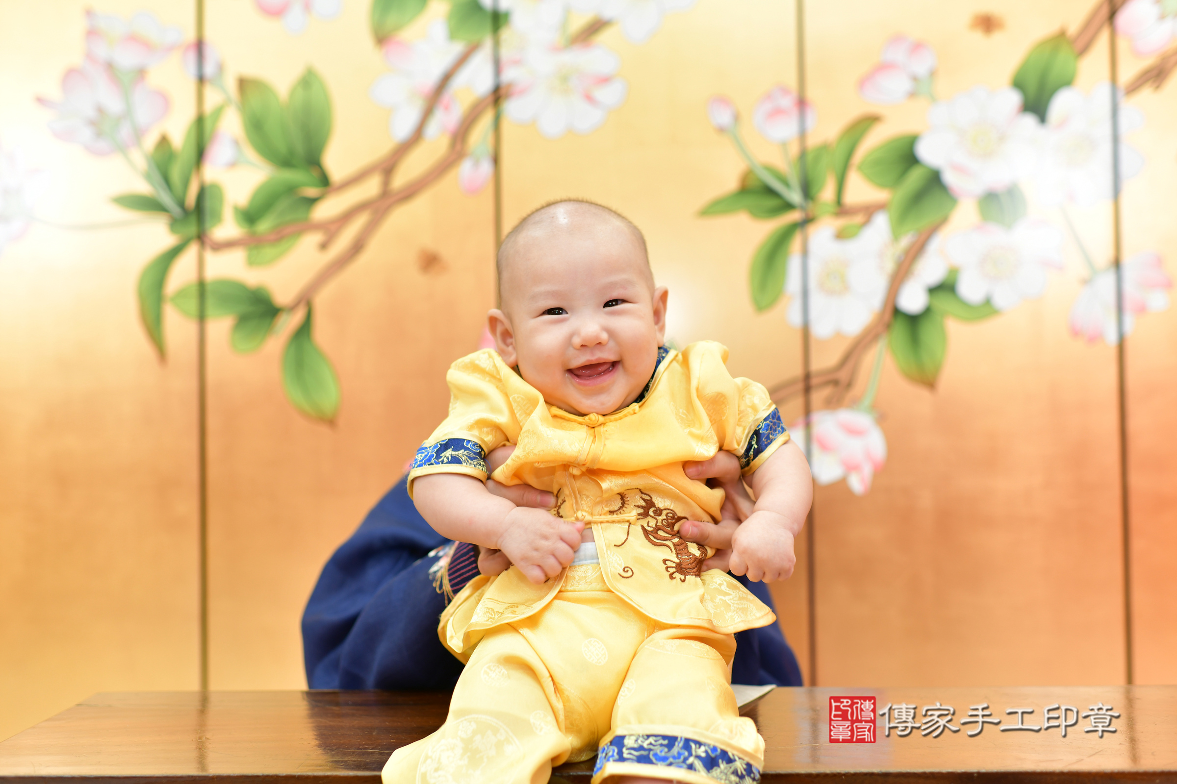 黃寶寶收涎，古裝禮服(中國風)小孩照（台中店）照片1