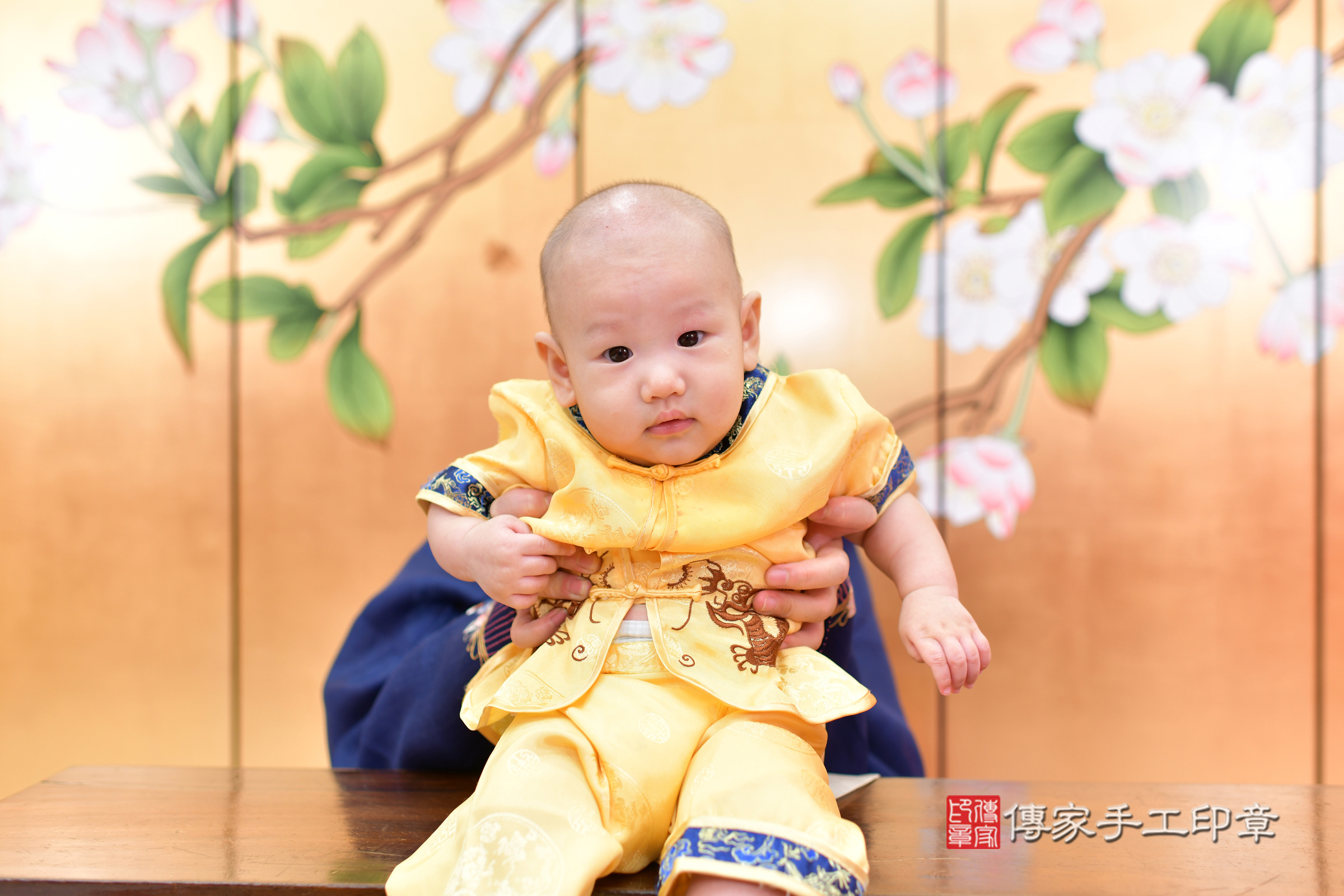 黃寶寶收涎，古裝禮服(中國風)小孩照（台中店）照片2