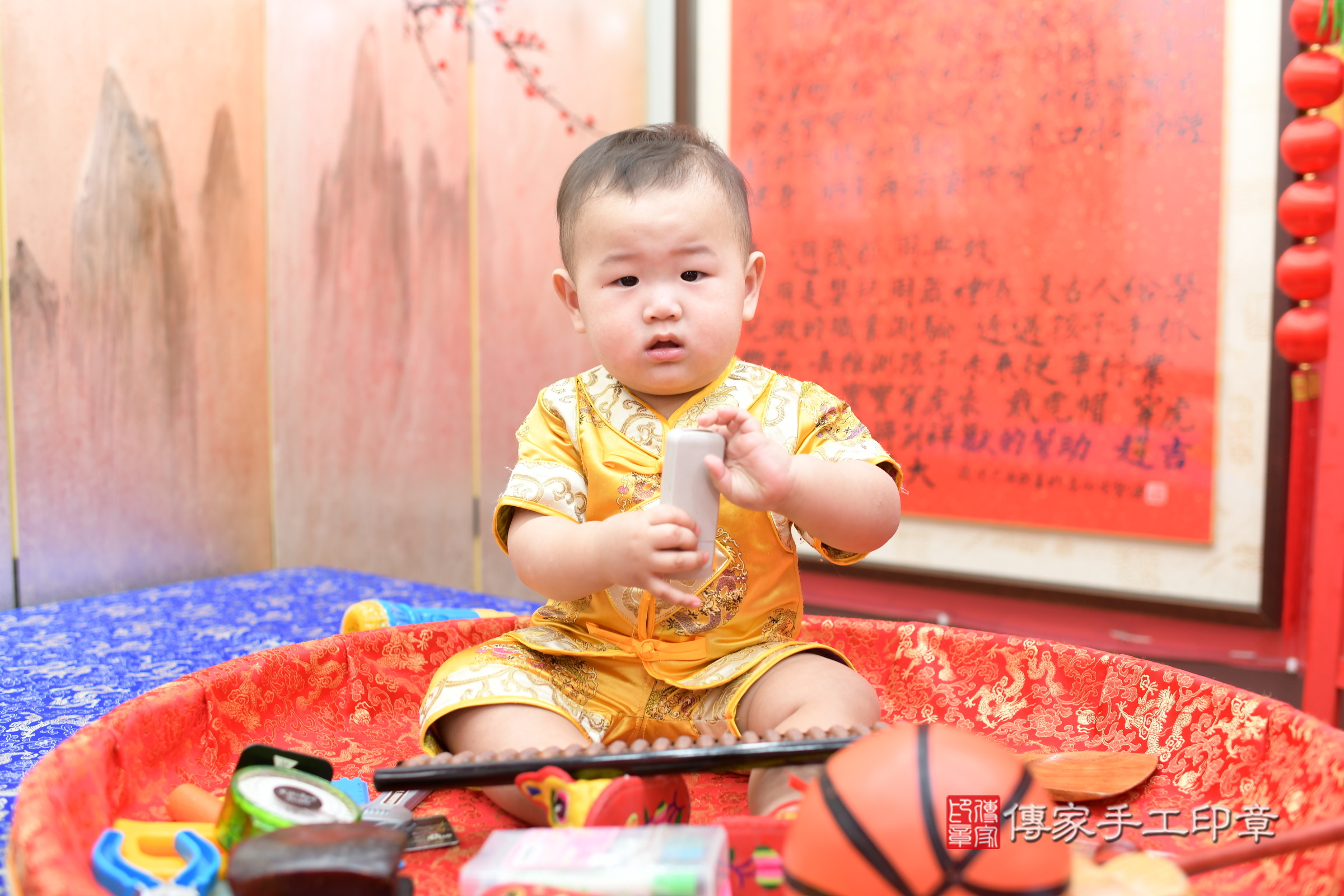 軒軒寶寶抓周，小孩古裝禮服照。地點：傳家「新北店」古禮會場，照片1