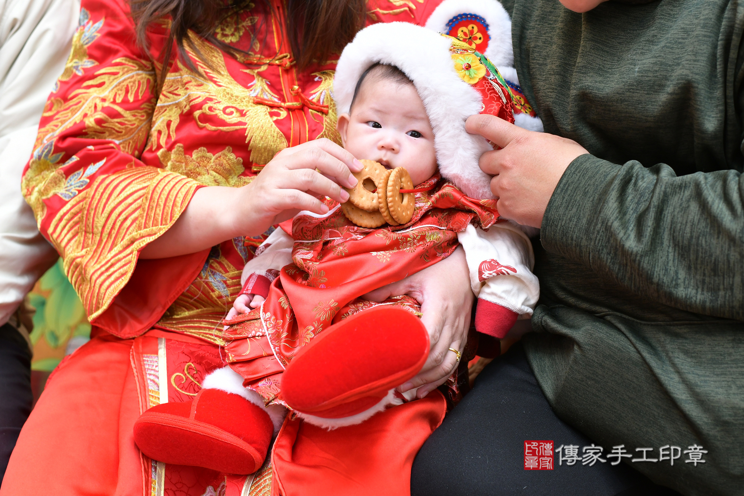 小如如寶寶收涎，小孩古裝禮服照。地點：傳家「台北店」古禮會場，照片2