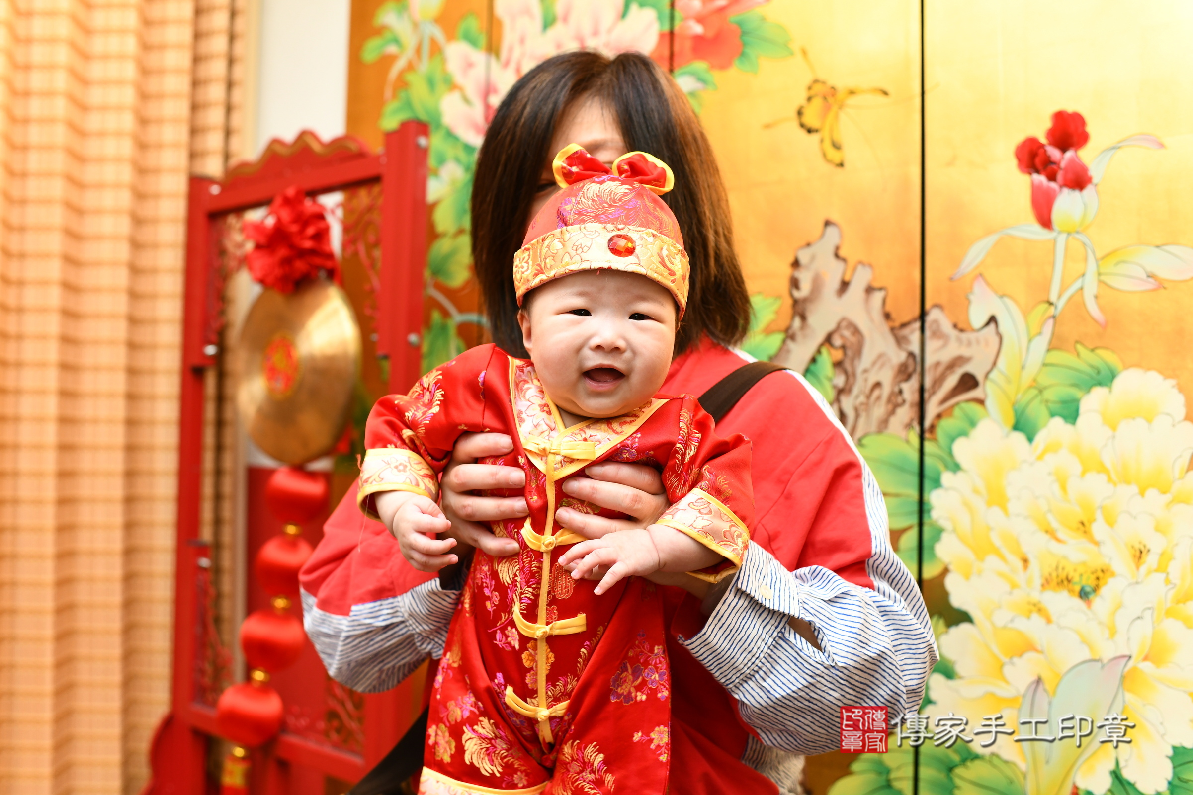 姸姸寶寶收涎，小孩古裝禮服照。地點：傳家「台北店」古禮會場，照片3