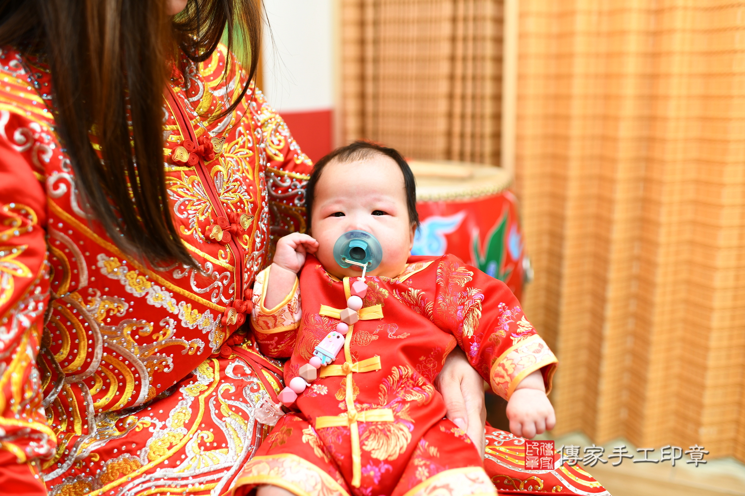 姸姸寶寶收涎，小孩古裝禮服照。地點：傳家「台北店」古禮會場，照片2