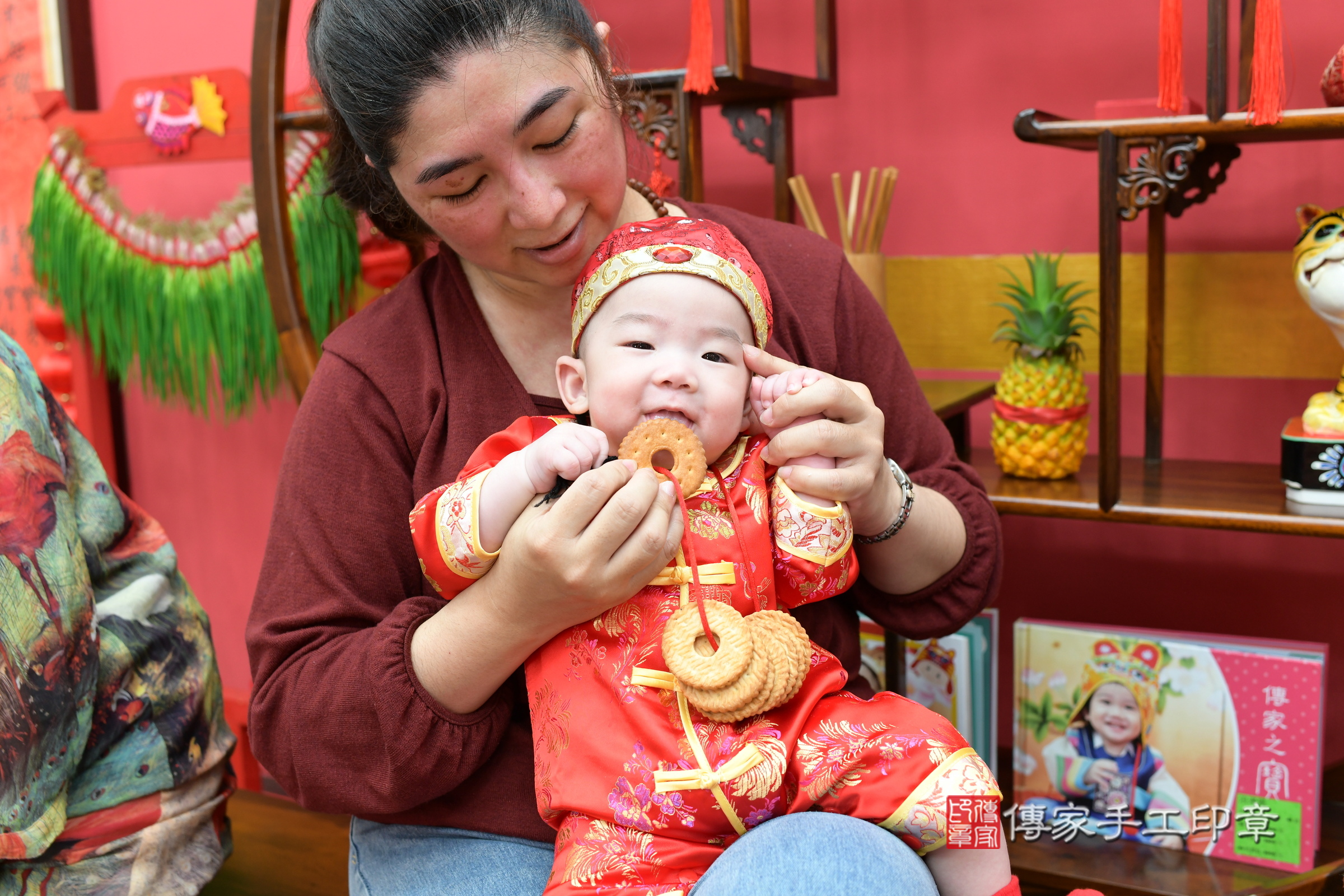 小翰寶寶收涎，小孩古裝禮服照。地點：傳家「新北店」古禮會場，照片2