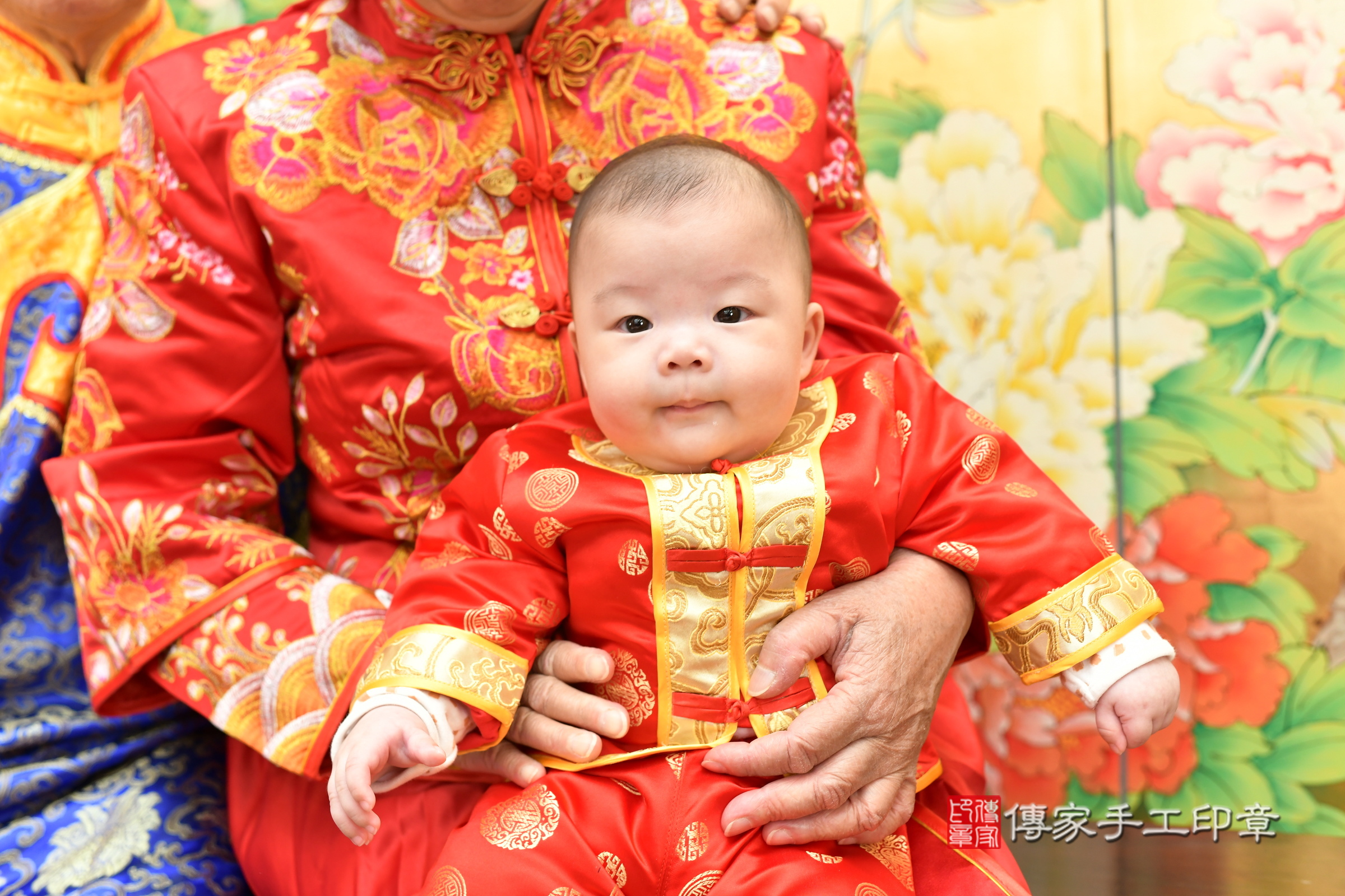 小圻寶寶收涎，小孩古裝禮服照。地點：傳家「台北店」古禮會場，照片1