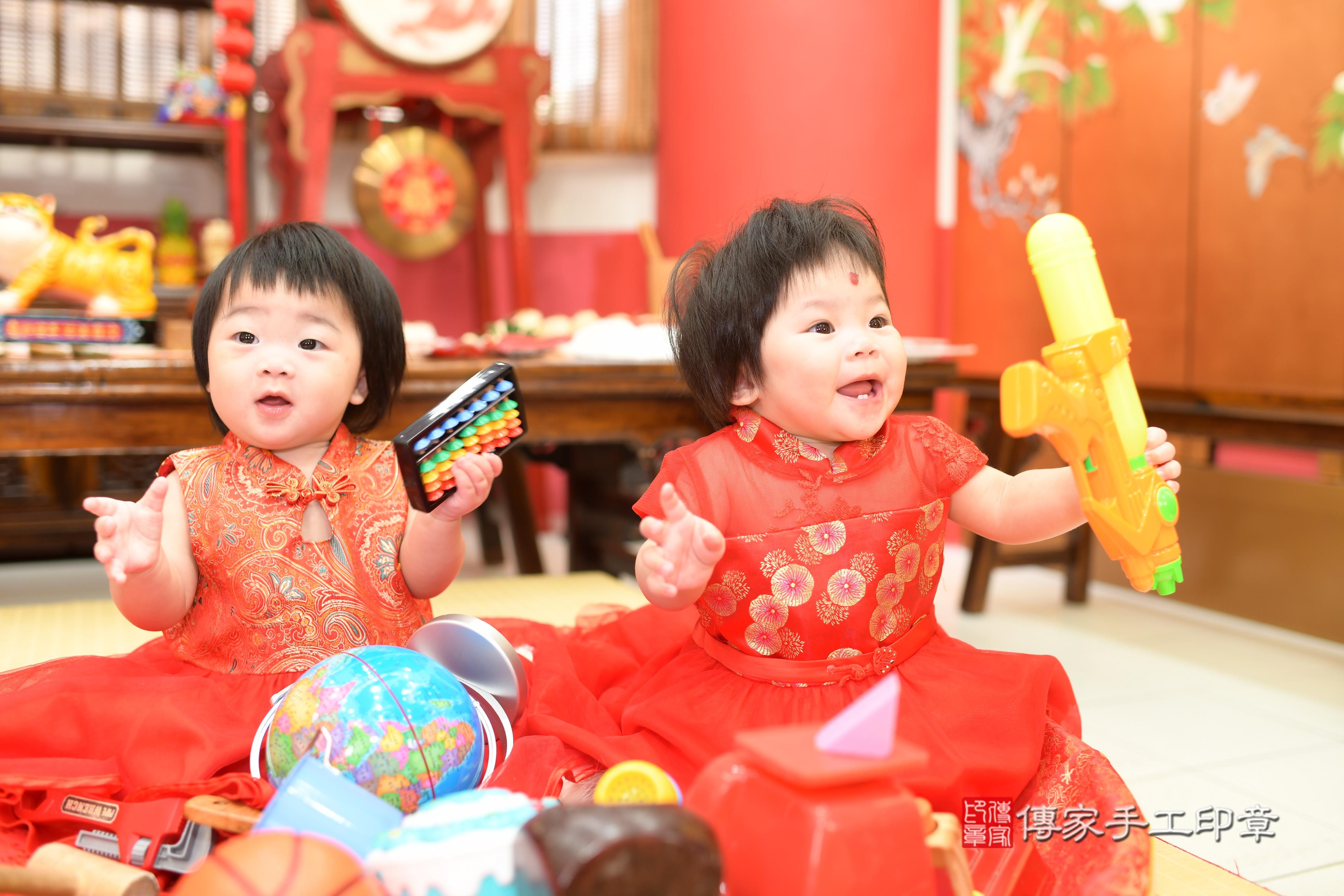 喬喬寶貝&茜茜寶貝抓周，小孩古裝禮服照。地點：傳家「高雄門市店」古禮會場