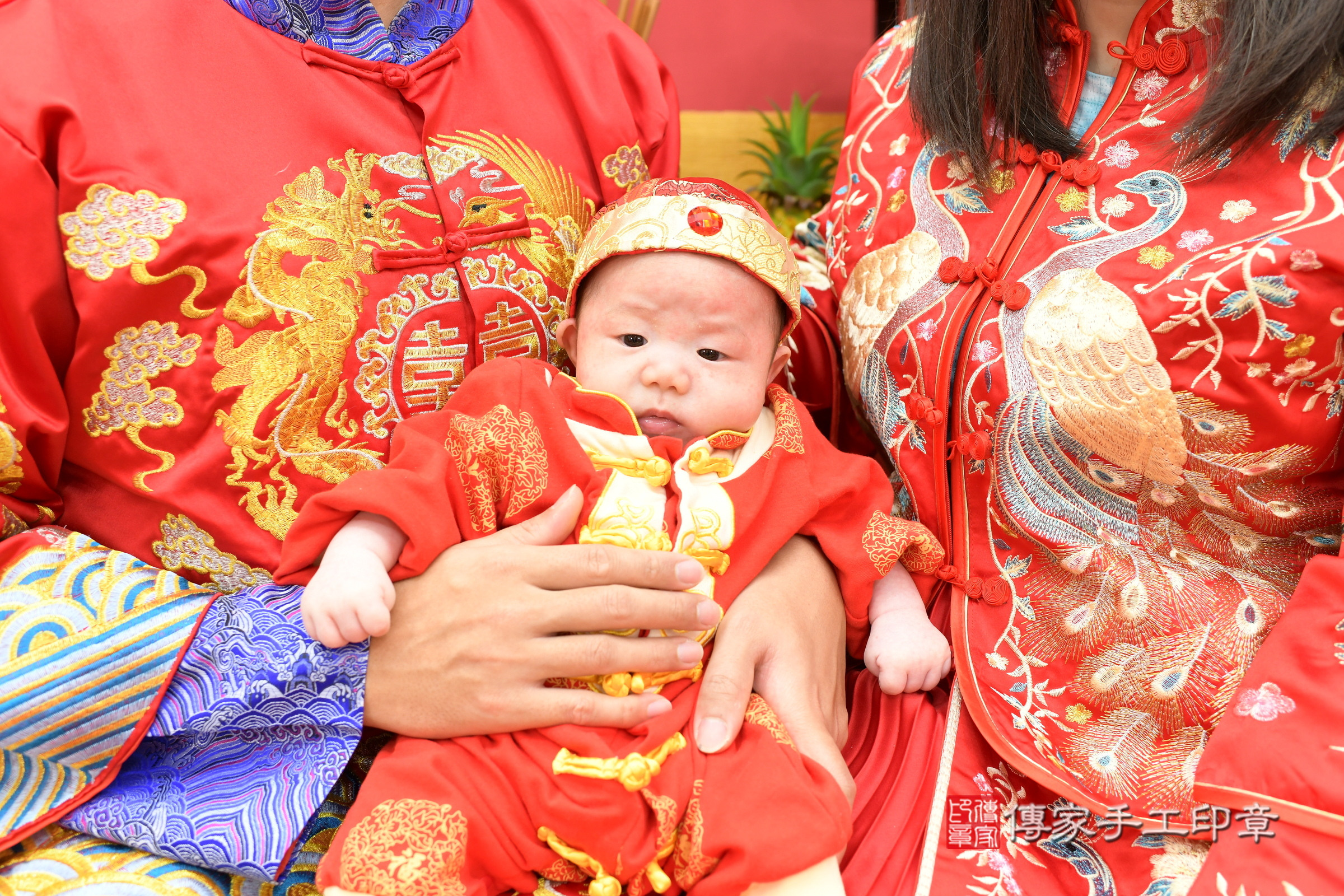 睿睿寶寶剃頭，小孩古裝禮服照。地點：傳家「新北店」古禮會場，照片1