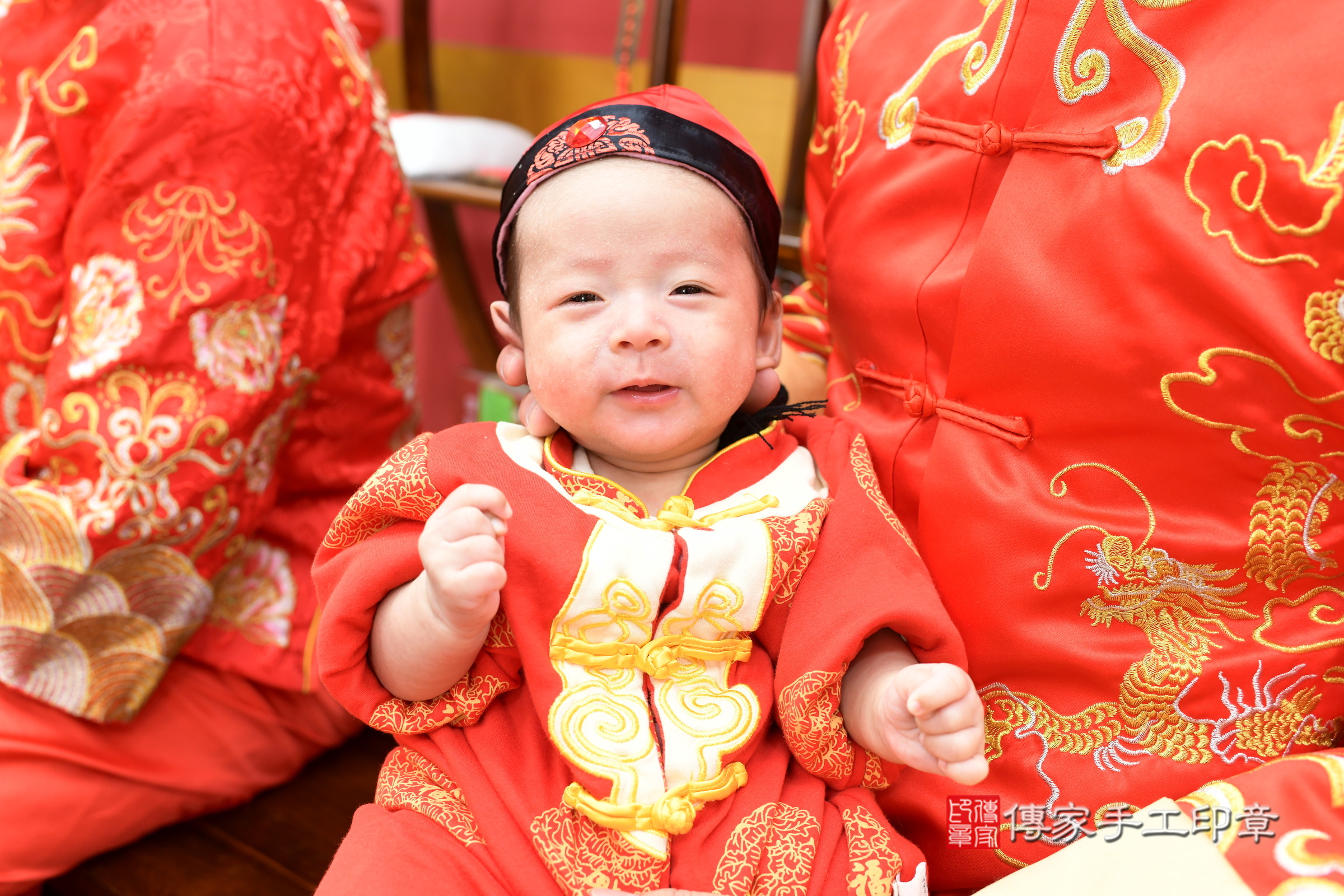 小智寶寶剃頭，小孩古裝禮服照。地點：傳家「新北店」古禮會場，照片1